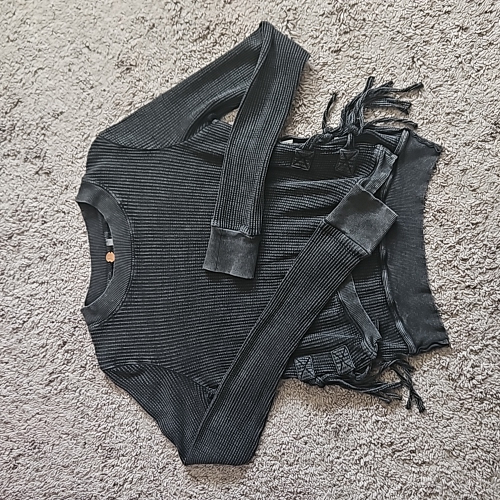 Free people long sleeve w/ fringe slit side